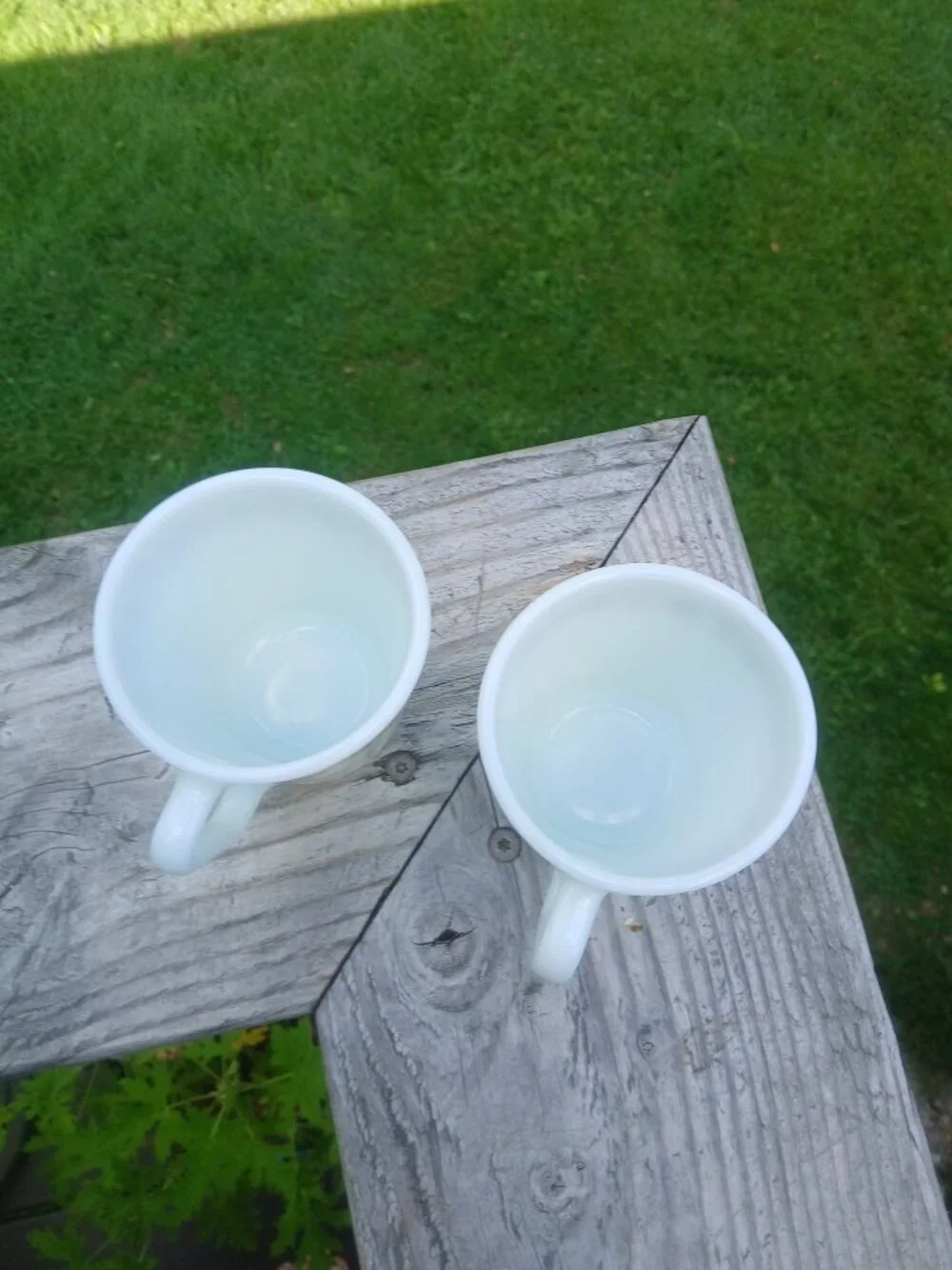 vintage pyrex white milk glass gold butterfly pattern coffee mugs made in USA